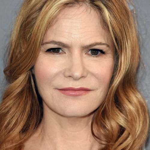 Jennifer Jason Leigh
